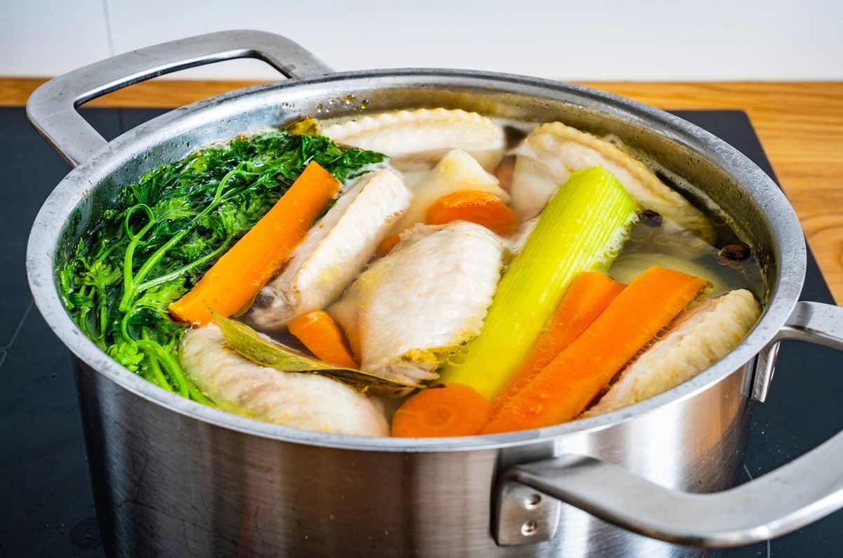 Las verduras que debes incluir en tu caldo de pollo