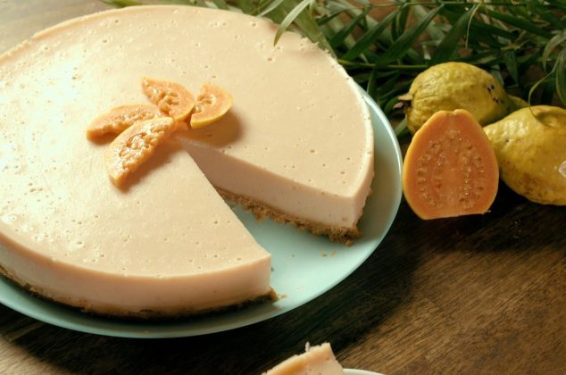 Aprende a hacer la mejor carlota de guayaba en 7 pasos