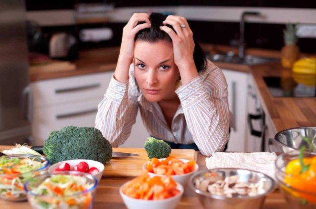 15 malos hábitos que pueden estar afectando tu alimentación y salud
