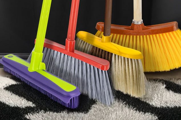 La escoba multiusos más resistente y que barre mejor según Profeco, y cuesta menos de 80 pesos