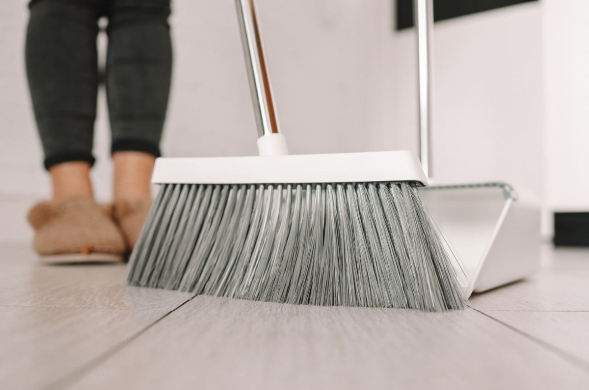 por qué poner papel aluminio en la escoba