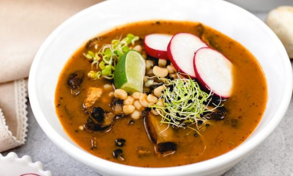 Receta de pozole de setas con germinados