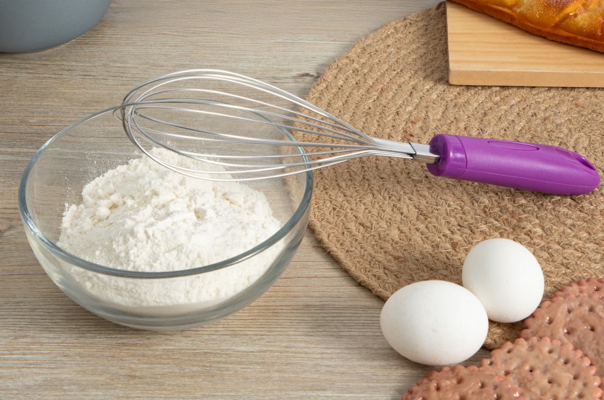 batidor globo para sacar harina