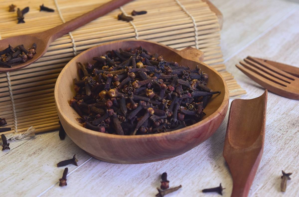 7 beneficios al quemar clavos