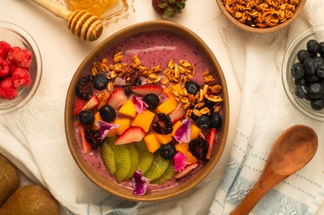 Bowl de frutas tropicales