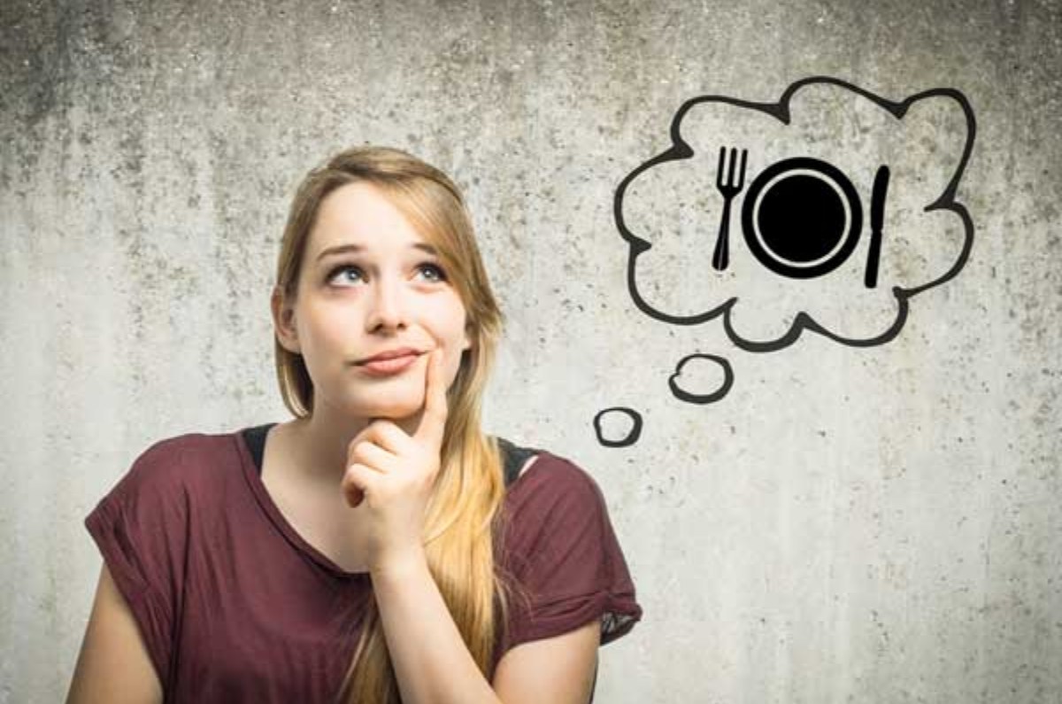 Chica con hambre