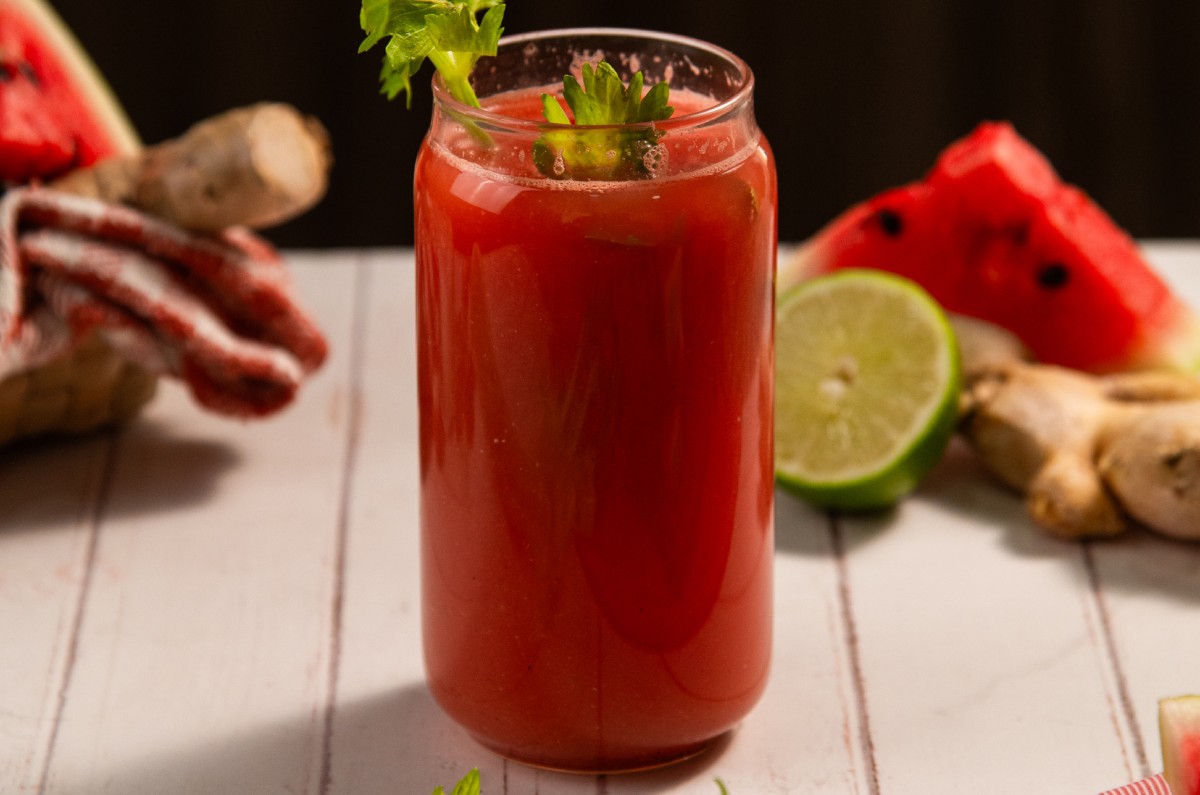 Para qué sirve el jugo detox de sandía en las mañanas