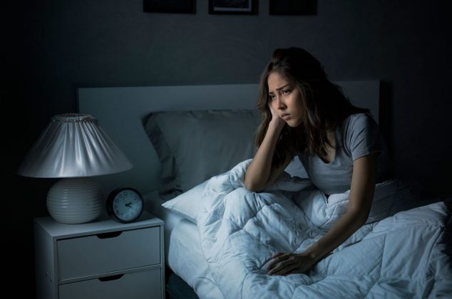 5 objetos que debes retirar de tu cuarto porque provocan insomnio, según el Feng Shui