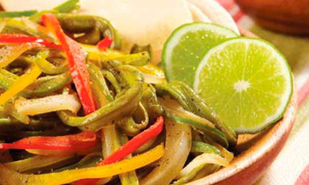 Receta de ensalada de nopal con pimientos