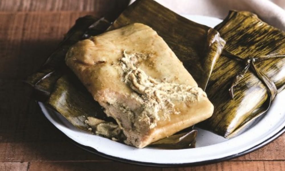 Receta de tamales oaxaqueños de mole verde con pollo