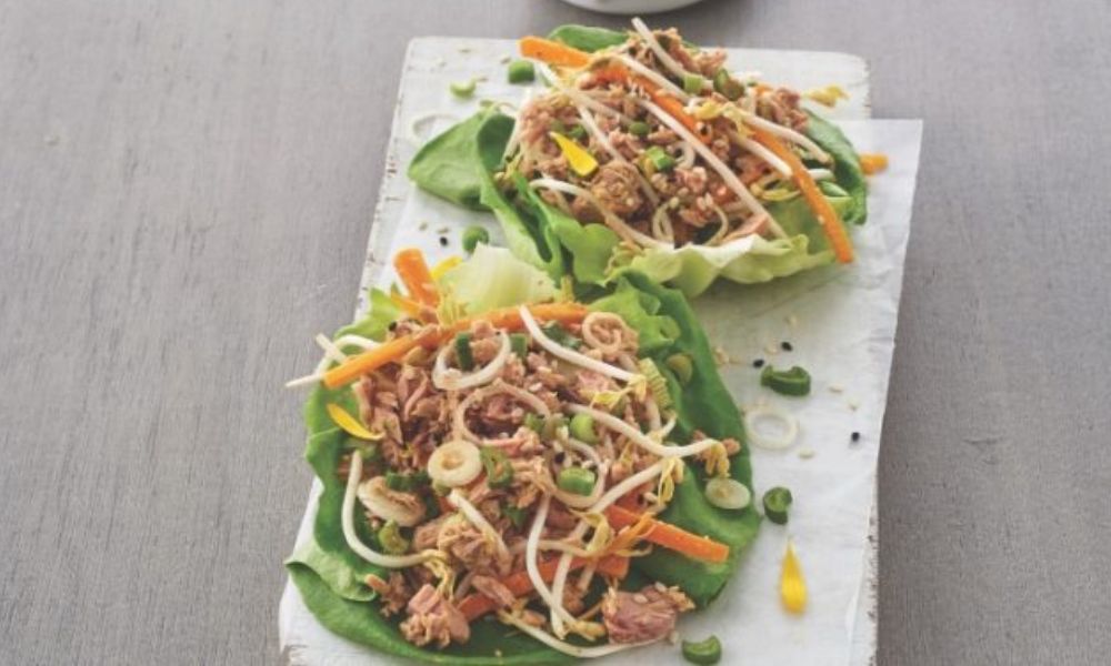 Receta de taquitos de lechuga con atún