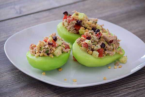Chayotes rellenos de atún