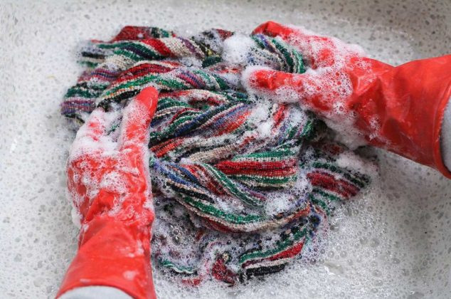 La forma correcta de lavar tus jergas y eliminar todos los gérmenes