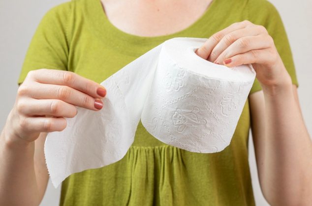 ¿Bote o inodoro? La UNAM revela dónde realmente debes tirar el papel higiénico