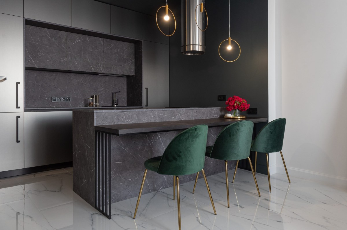 Requiere menos espacio que una isla, por lo que es ideal para cocinas pequeñas o medianas. Foto: Archivo