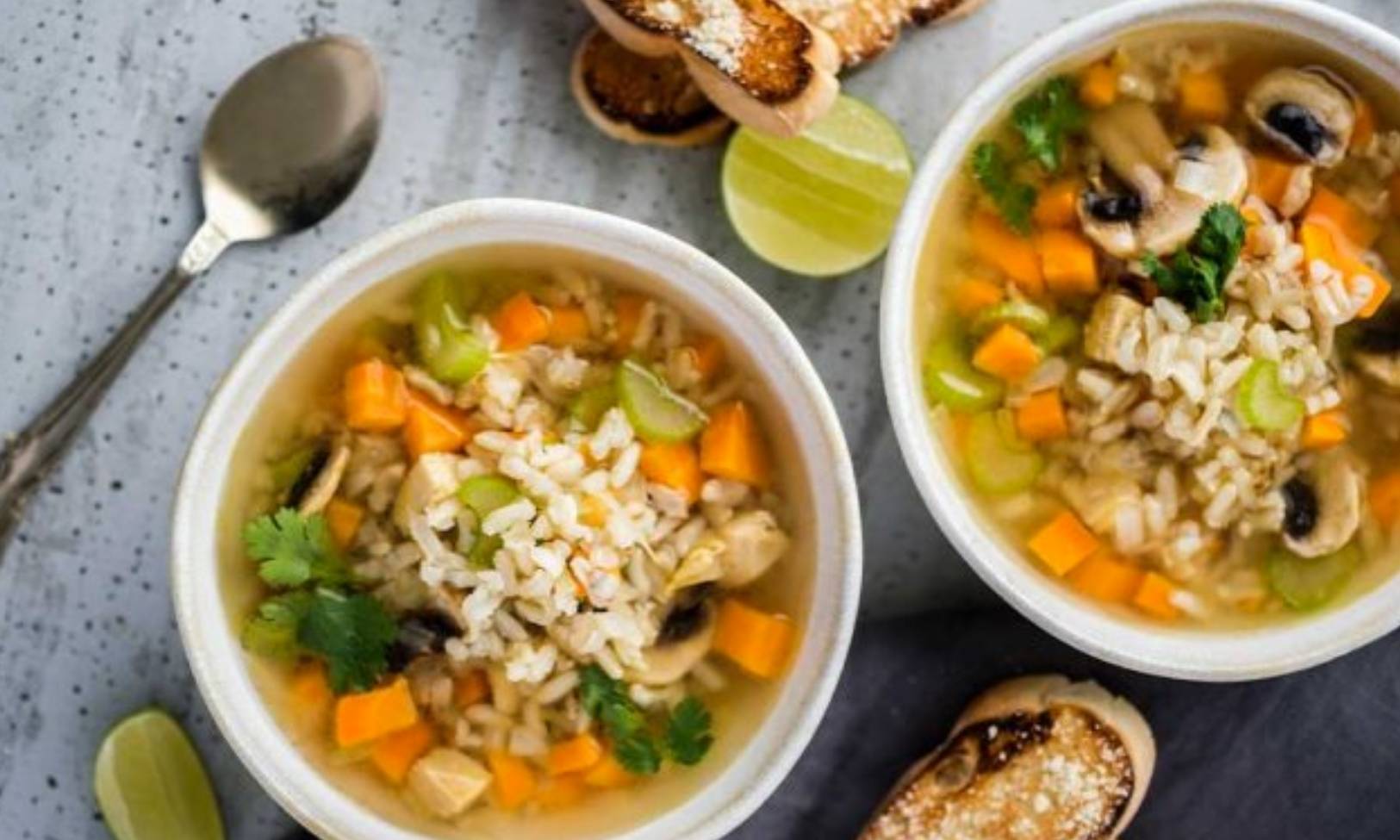 Receta de sopa de arroz y champiñones