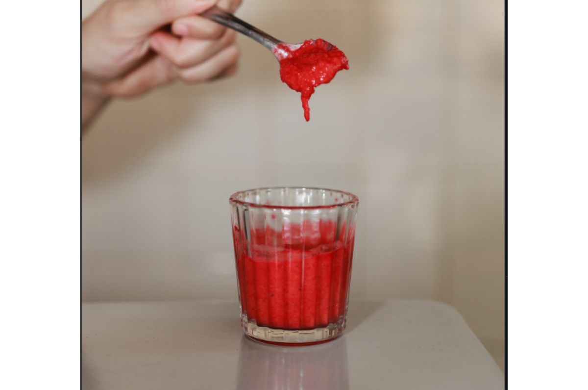 salsa de betabel con habanero en tazon blanco