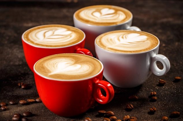 Si usas siempre la misma taza para el café, la psicología dice que tienes estas características