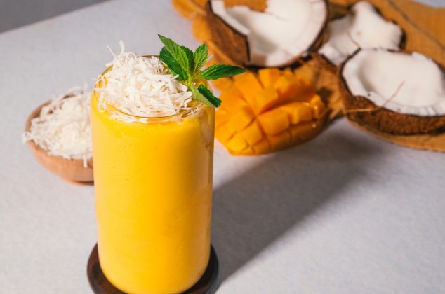 Agua de mango y coco