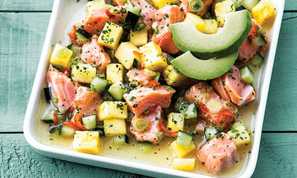 Receta de ceviche de salmón con piña y pepino