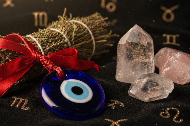 Los 5 amuletos de protección más usados para atraer prosperidad y alejar las malas energías