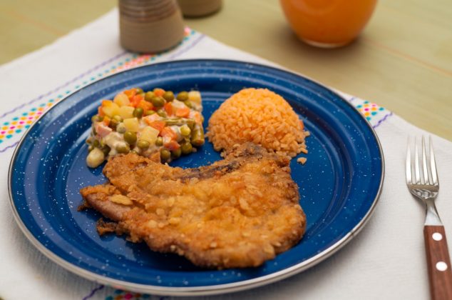 Chuletas empanizadas doradas y crujientes