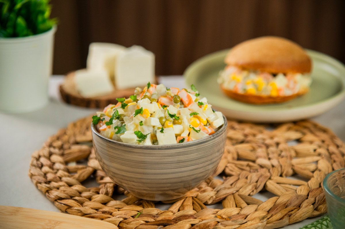Ensalada rusa de queso panela