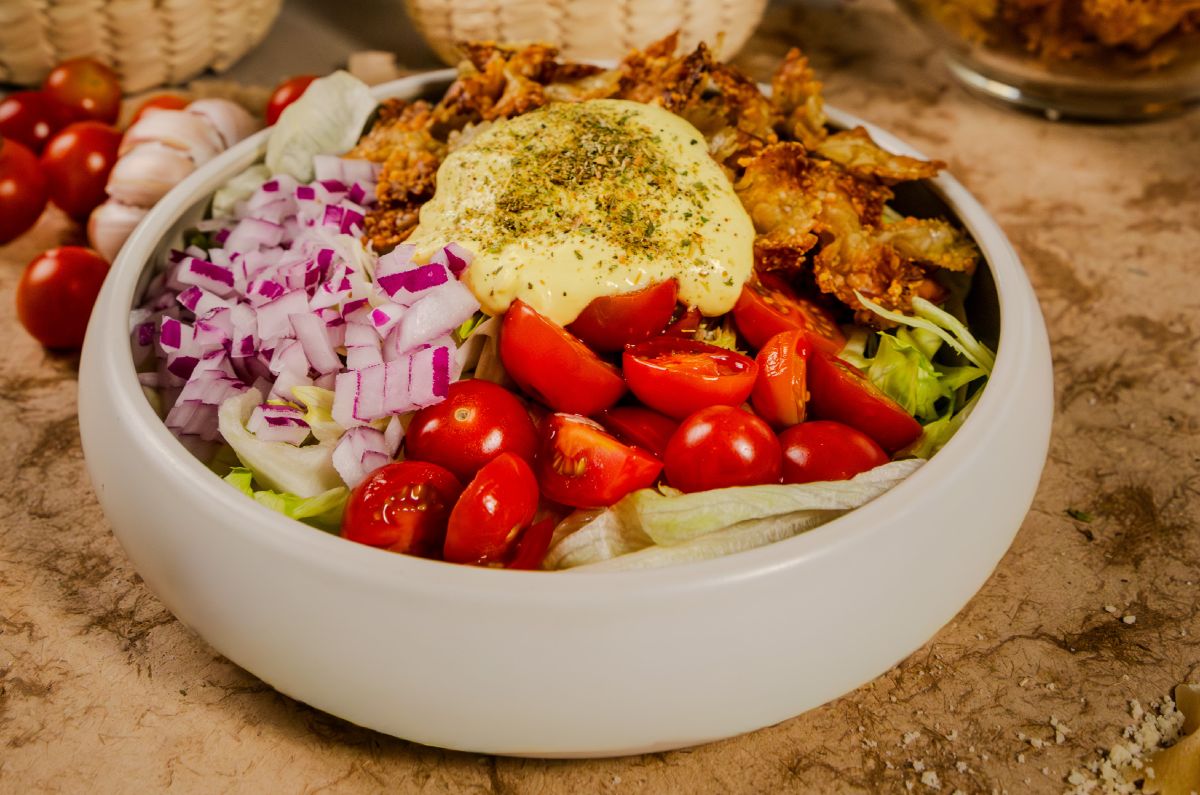 Fresca, cremosa y con el crunch perfecto: así es esta ensalada de pasta