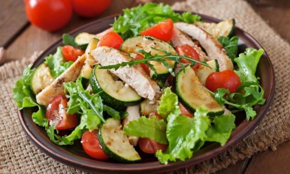 Receta de ensalada de pollo con verduras