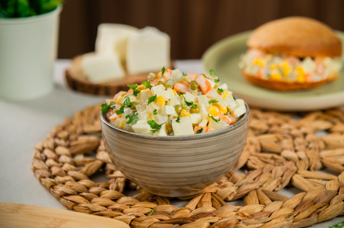 Receta de ensalada rusa de queso panela