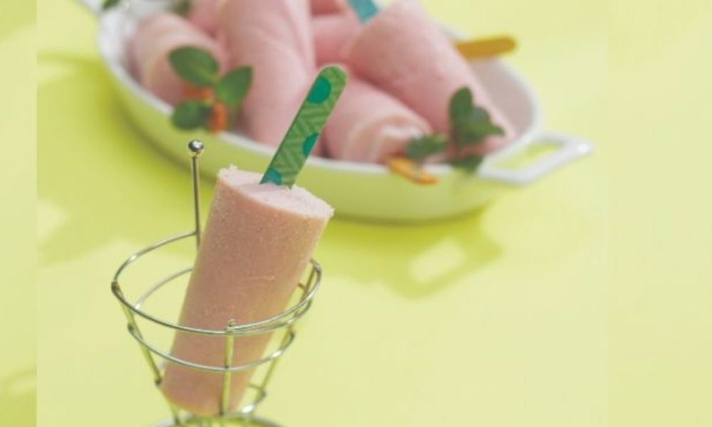 Receta de paletas de yogur con fresas