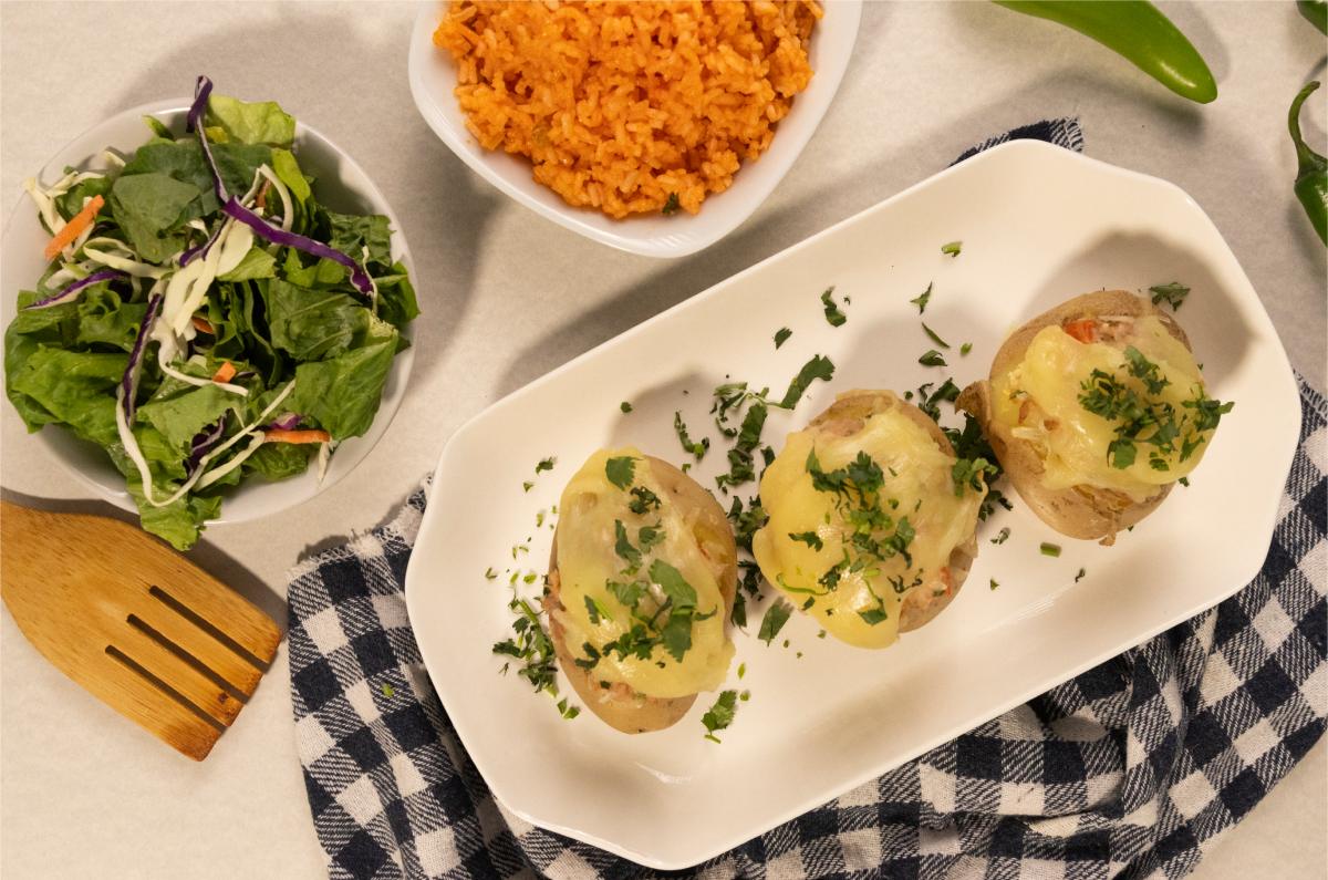 Receta de papas rellenas de atún económicas: lista en minutos y por menos de $100