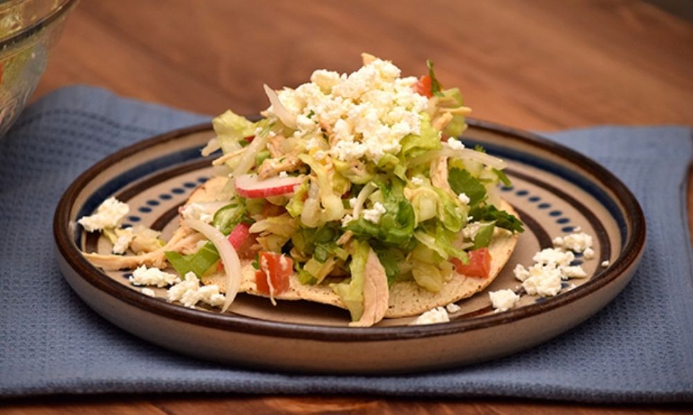 Receta de salpicón de pollo con lechuga orejona