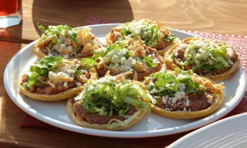 Receta de sopes caseros con papa y chorizo