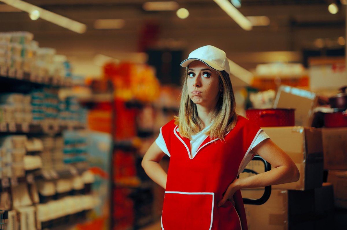 7) Trabajos en retail y atención al cliente: La presión constante, jornadas largas y comer “lo que sea rápido” elevan el estrés y la glucosa. Qué ayuda: planear colaciones y tomar pausas reales, aunque sean cortas. Foto: Archivo