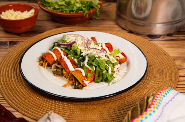Cómo hacer enchiladas de olla suaves y llenas de sabor