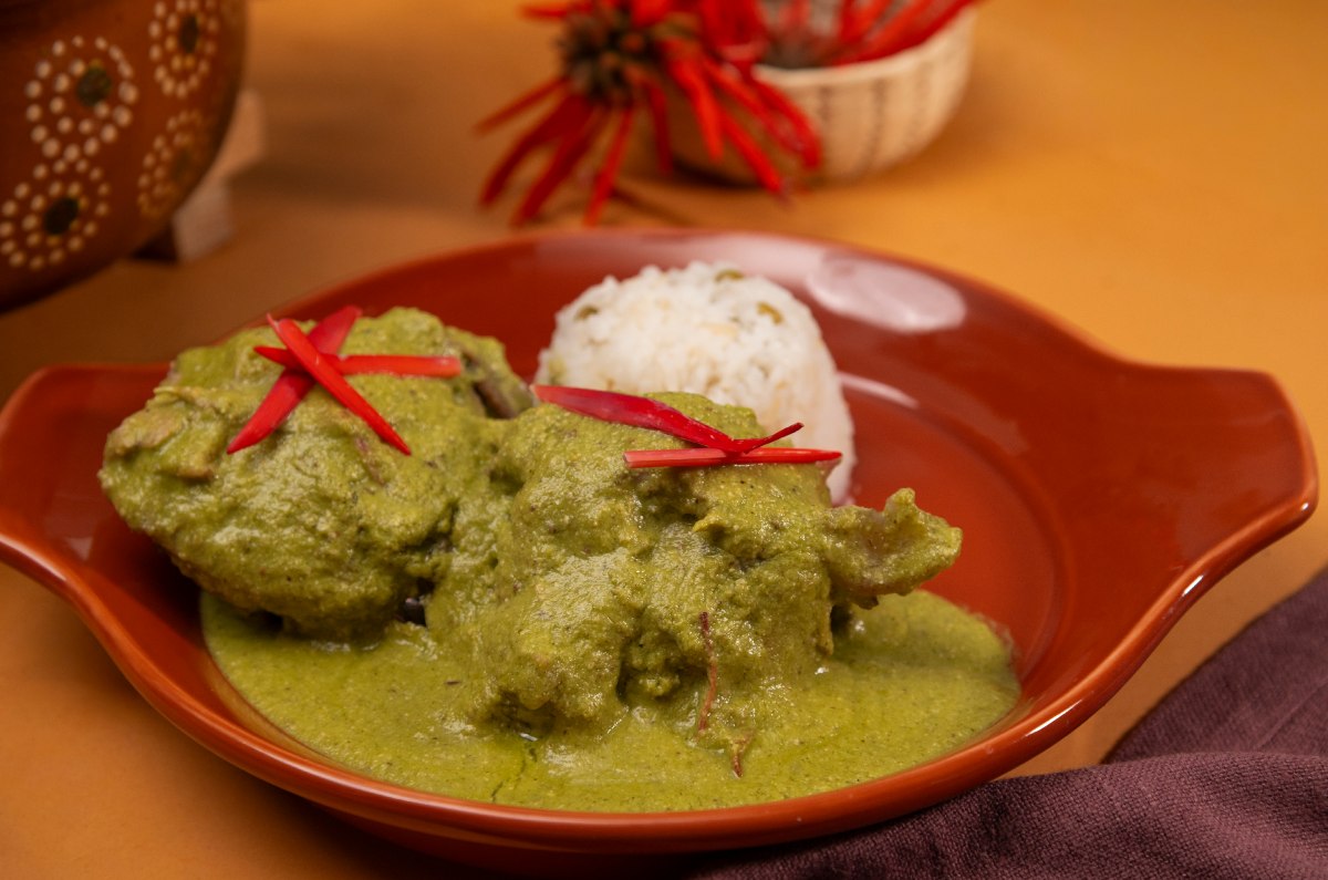 Mole verde con colorines