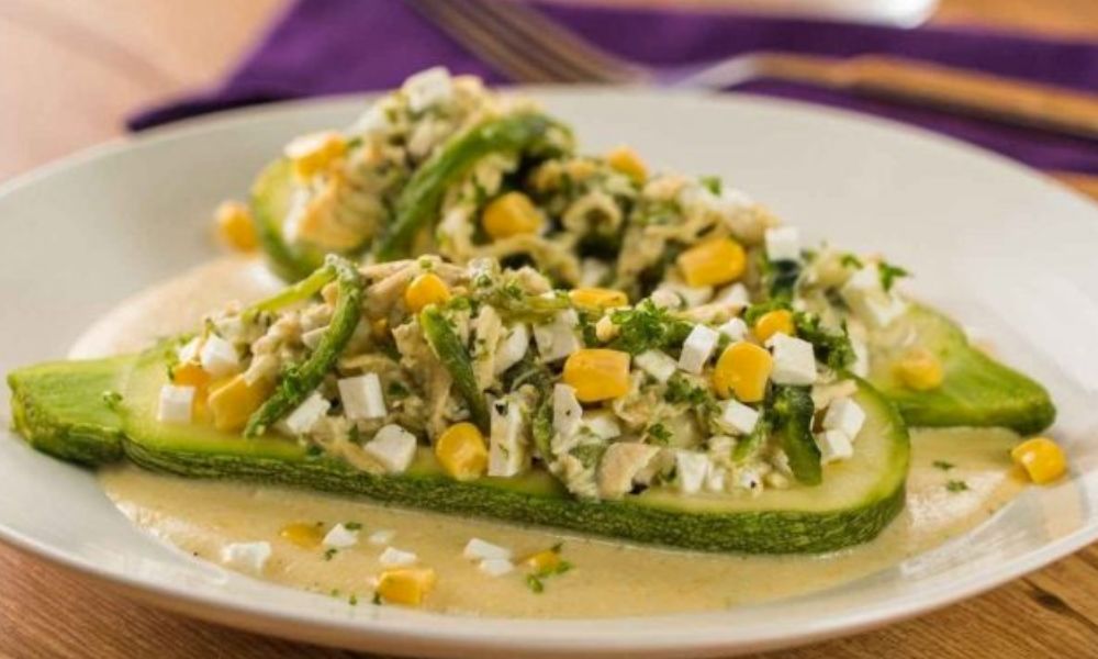 Receta de calabacitas rellenas de rajas con crema y queso