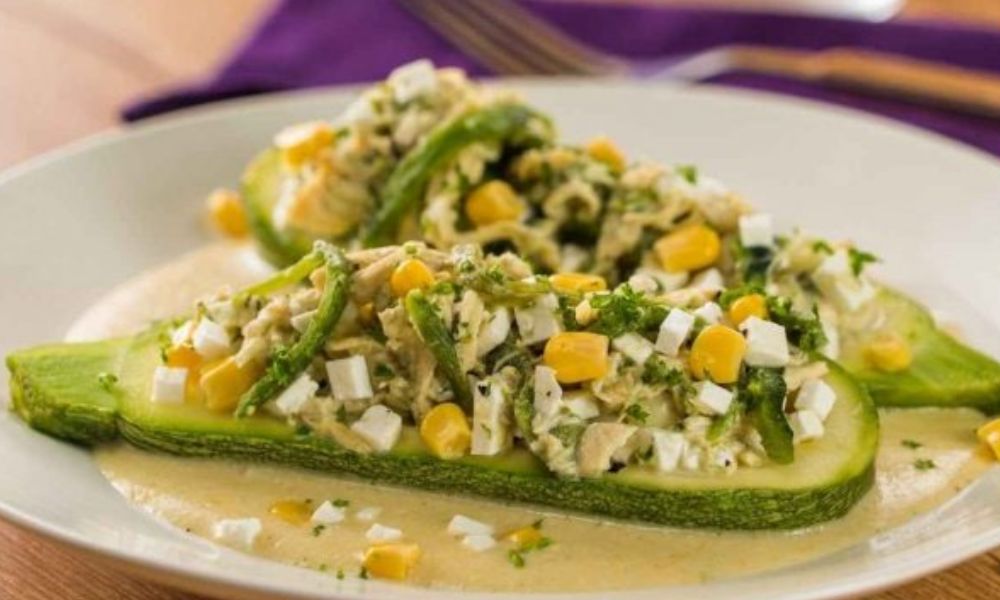 Receta de calabacitas rellenas de rajas con crema y queso