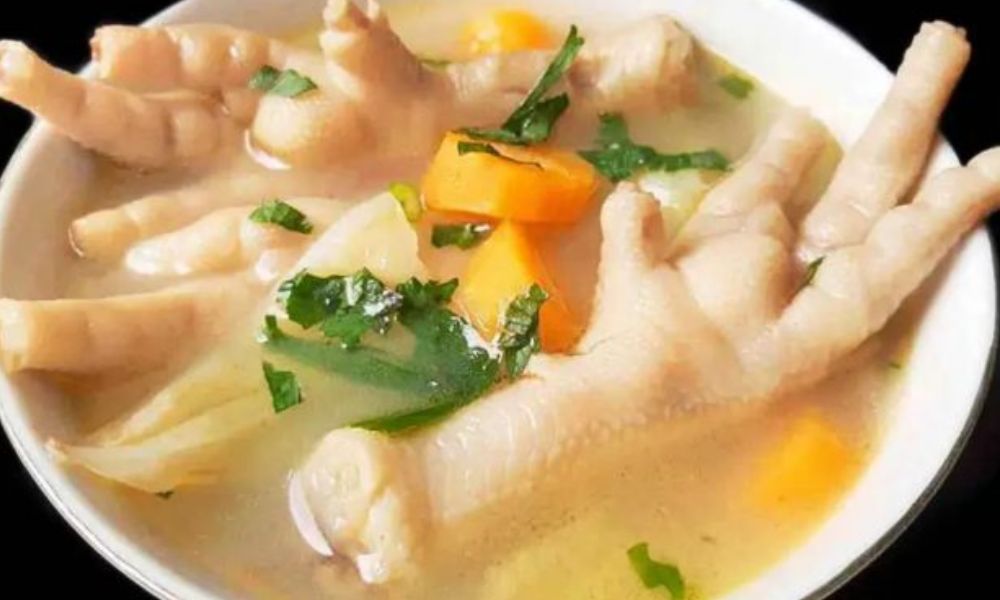 Receta de caldo con patas de pollo