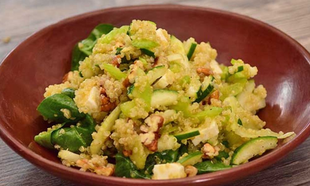 Receta de ensalada de quinoa cocida con queso panela