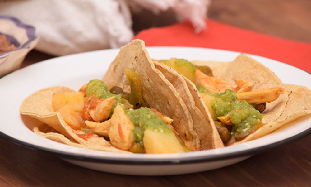 Receta de fajitas de pollo con nopales, rajas y papas