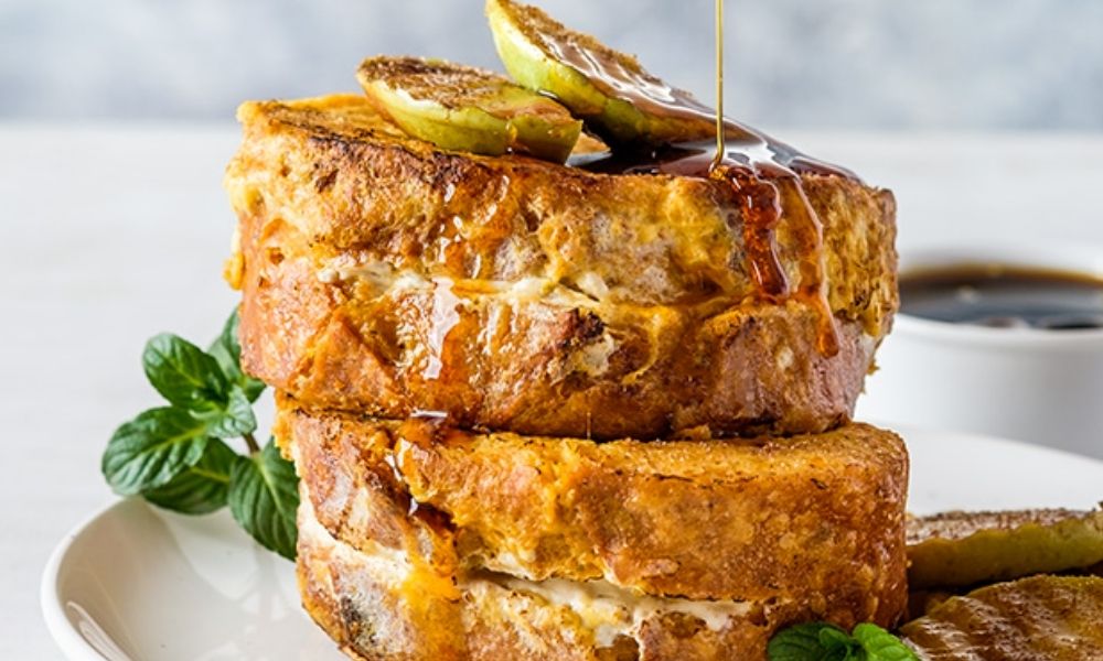 Receta de pan francés con queso crema y manzana