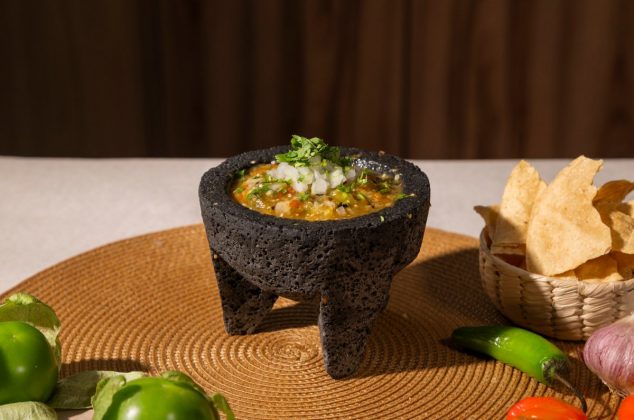 Cómo hacer salsa verde tatemada que sí pica de verdad