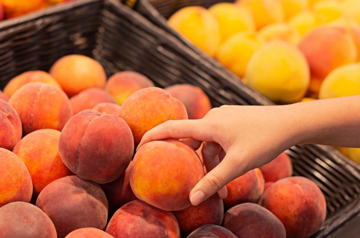 5 trucos secretos para elegir los duraznos más dulces y jugosos del supermercado antes de comprarlos