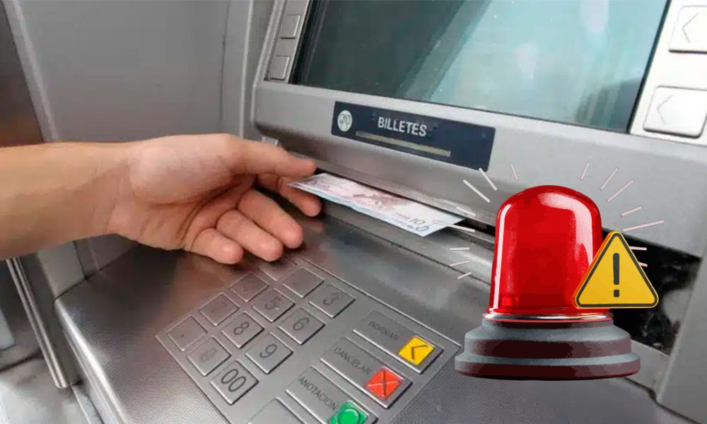 El SAT bloquea cuentas bancarias con retiros