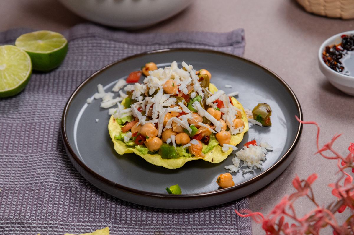 Receta saludable de ensalada de garbanzos con nopales
