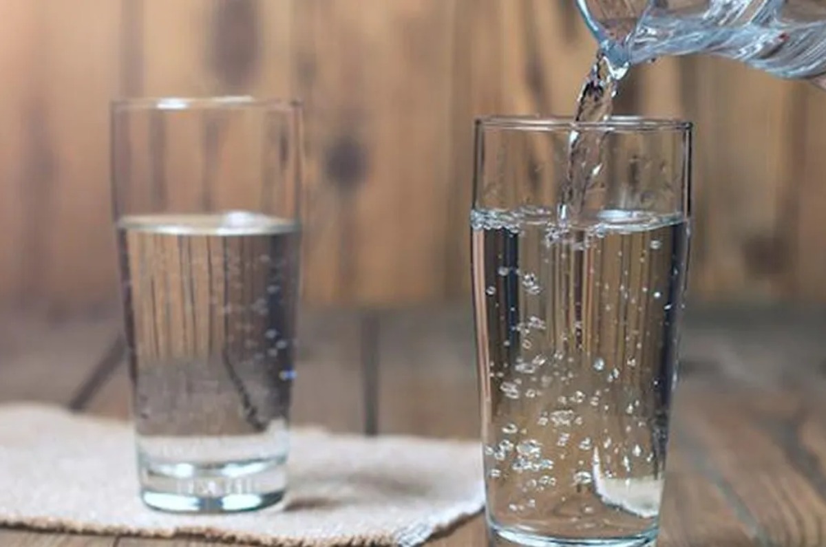 Profeco analizó diversas marcas de agua embotellada para verificar su calidad sanitaria, contenido neto y cumplimiento de las normas oficiales mexicanas. Foto: Archivo 