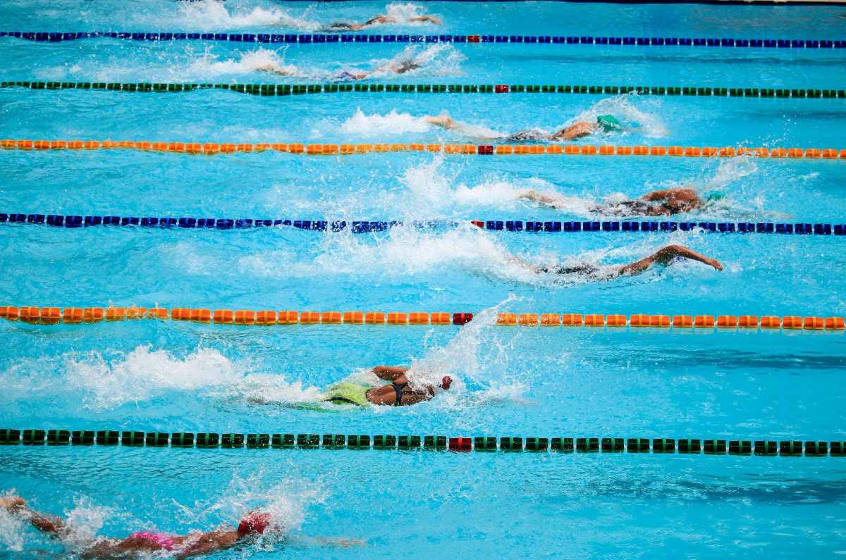 Cómo la natación vivió momentos donde la tecnología casi terminó opacando a los propios atletas