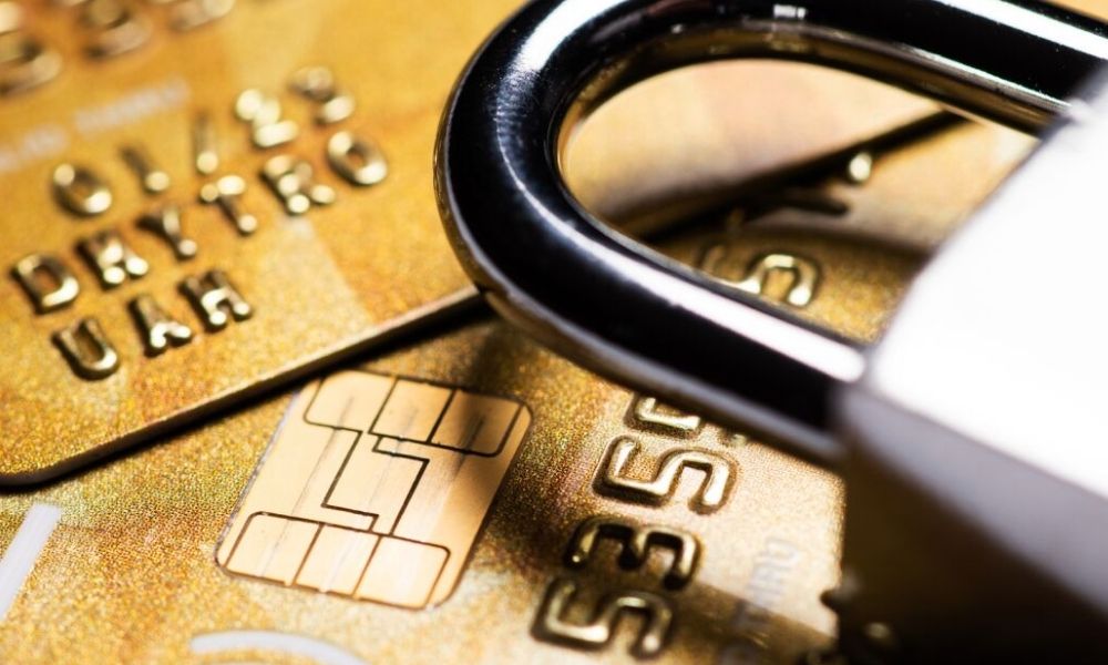 Por qué el SAT bloque cuentas bancarias